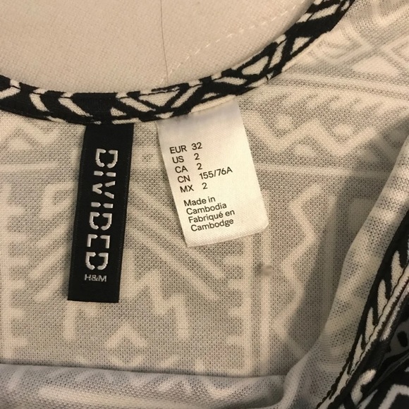 H&M Aztec print bodycon dress - Picture 2 of 3